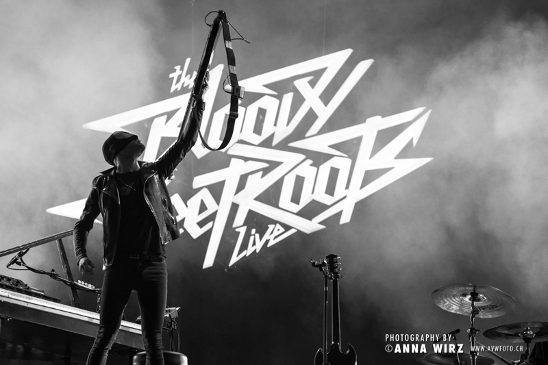 14-bloody-beetroots_01