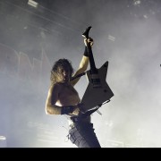 02-airbourne-18