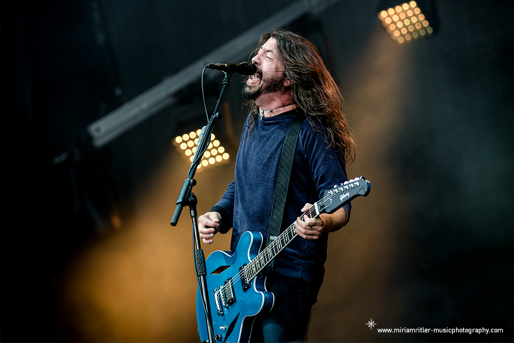 03_foofighters01