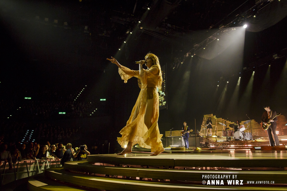 02_florence-and-the-machine-11