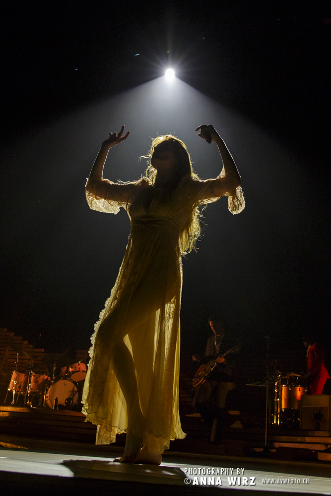 02_florence-and-the-machine-13