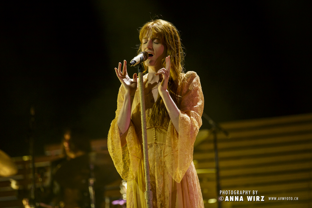 02_florence-and-the-machine-19