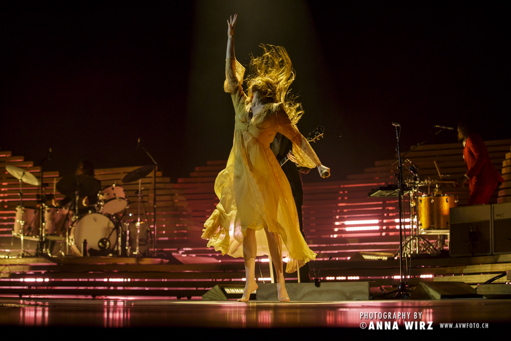 02_florence-and-the-machine-23