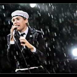 10_02-the-hives-27_08_2010-oo