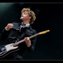 15_18-the-hives-27_08_2010-oo