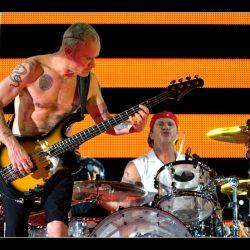 01_redhotchilipeppers_05