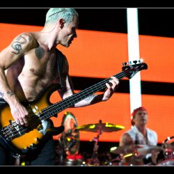01_redhotchilipeppers_07
