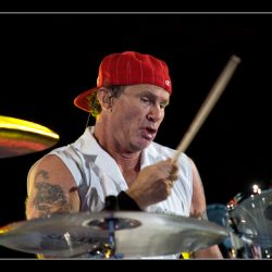 01_redhotchilipeppers_08