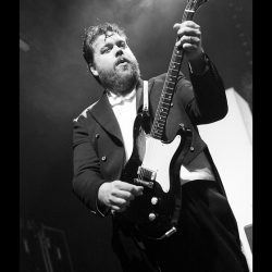02-the-hives-3