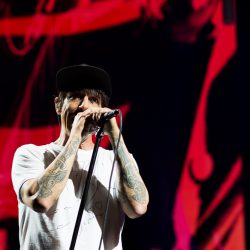 01_red_hot_chili_peppers_17