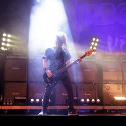 02-airbourne-16