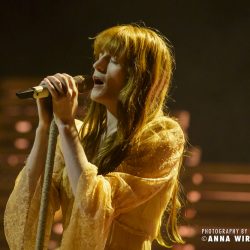 02_florence-and-the-machine-08
