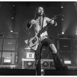 02-airbourne-20