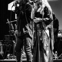 Robert Plant presents Saving Grace feat. Suzi Dian