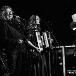 Robert Plant presents Saving Grace feat. Suzi Dian