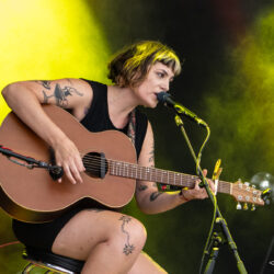 Sandra Guitare Courage